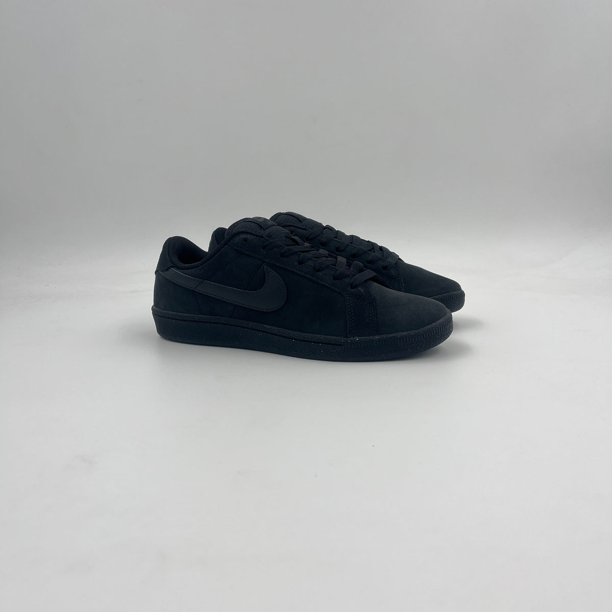 Tennis Classic (Black/Black)