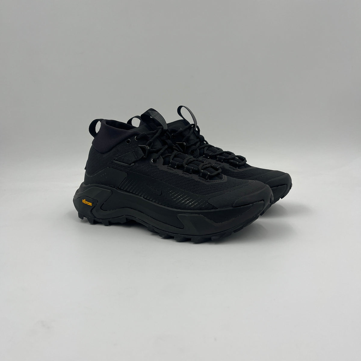 Zegama Hike (Black/Black)