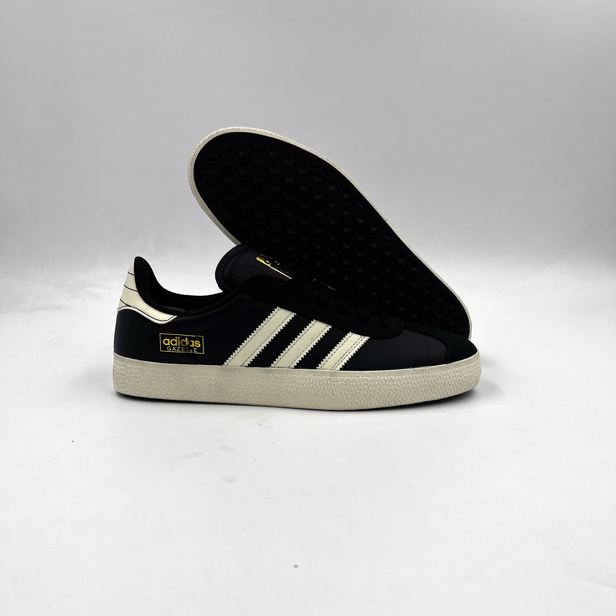 Gazelle ADV (Black/Cream White)