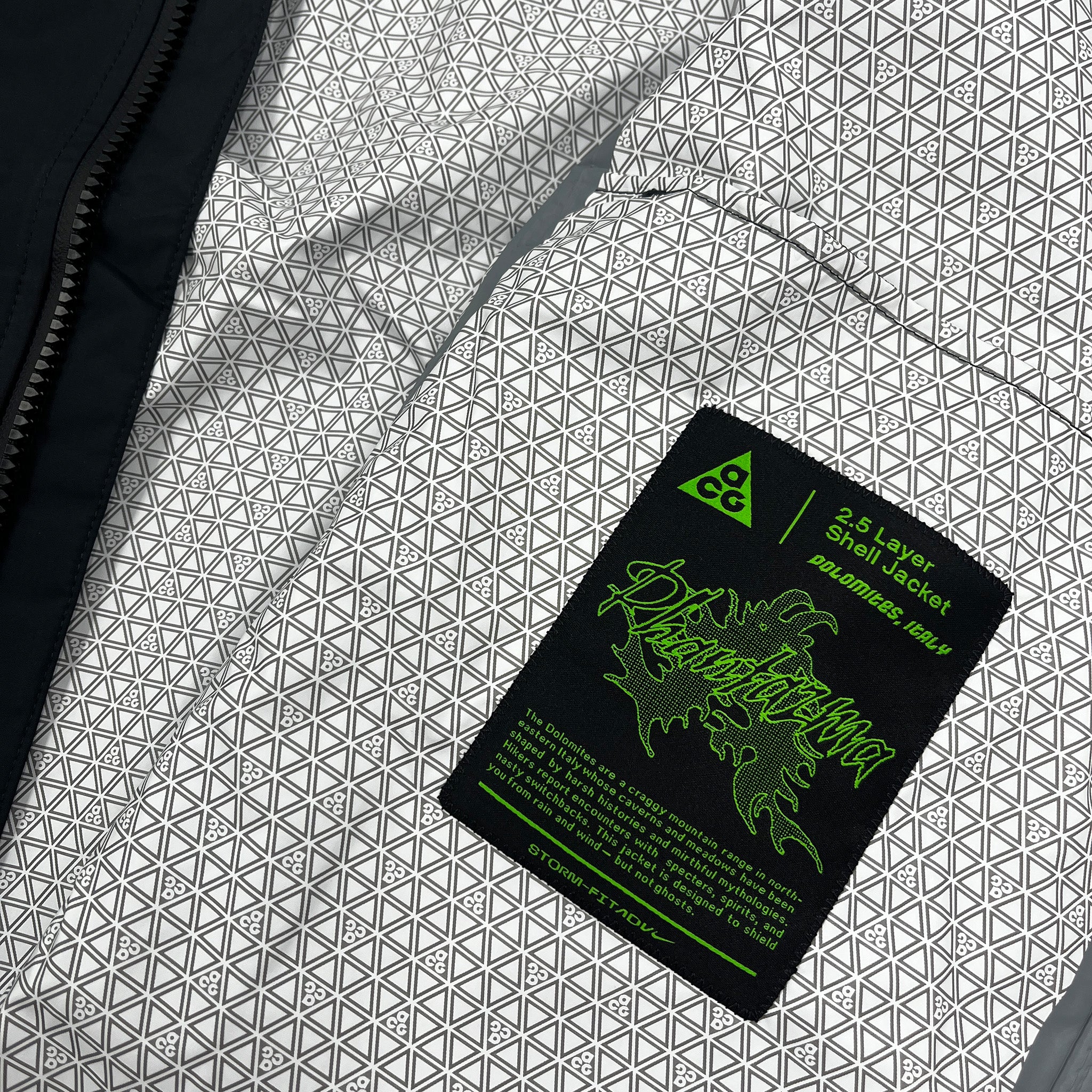 "Phantazma" Storm Fit ADV Jacket (Black)