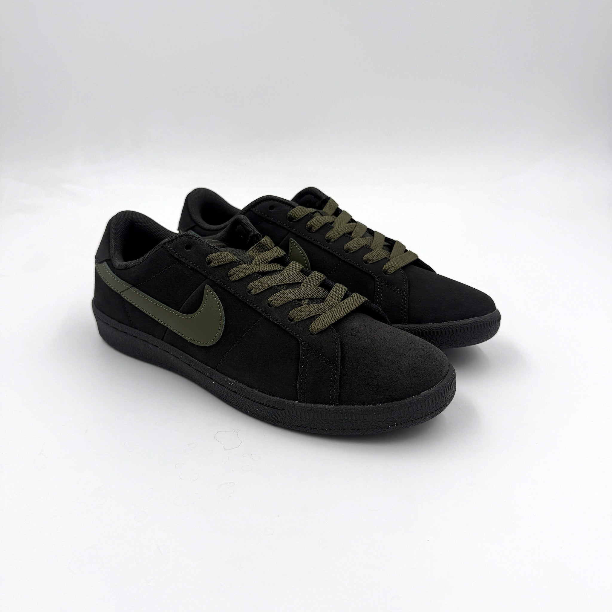 Tennis Classic (Deep Pewter/Medium Olive)