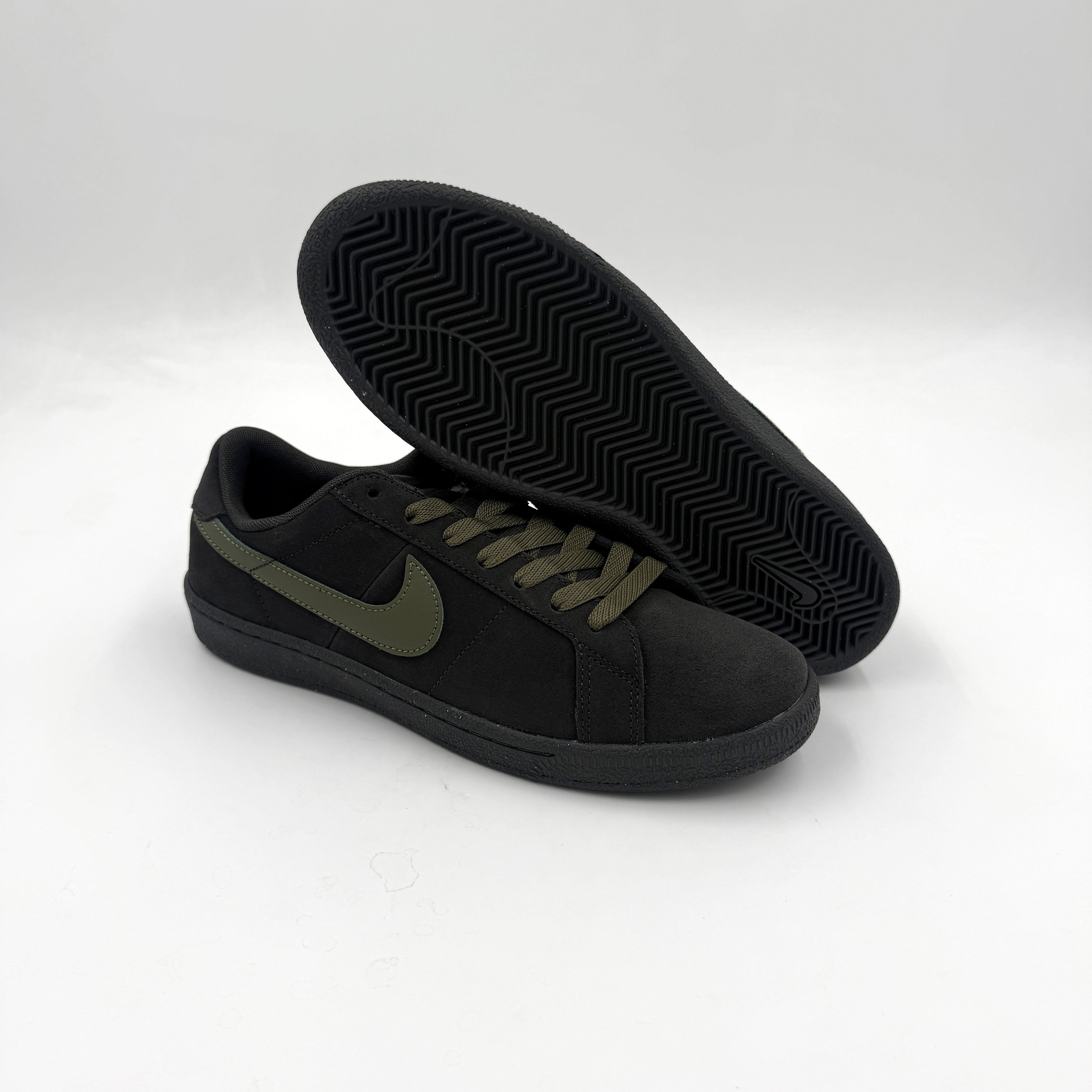 Tennis Classic (Deep Pewter/Medium Olive)