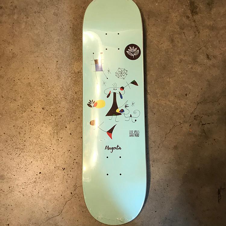 Leo Miro Medium (8.25)