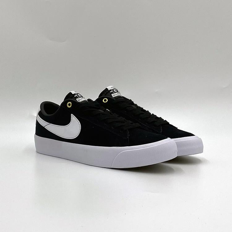 Blazer Low GT (Black/White)