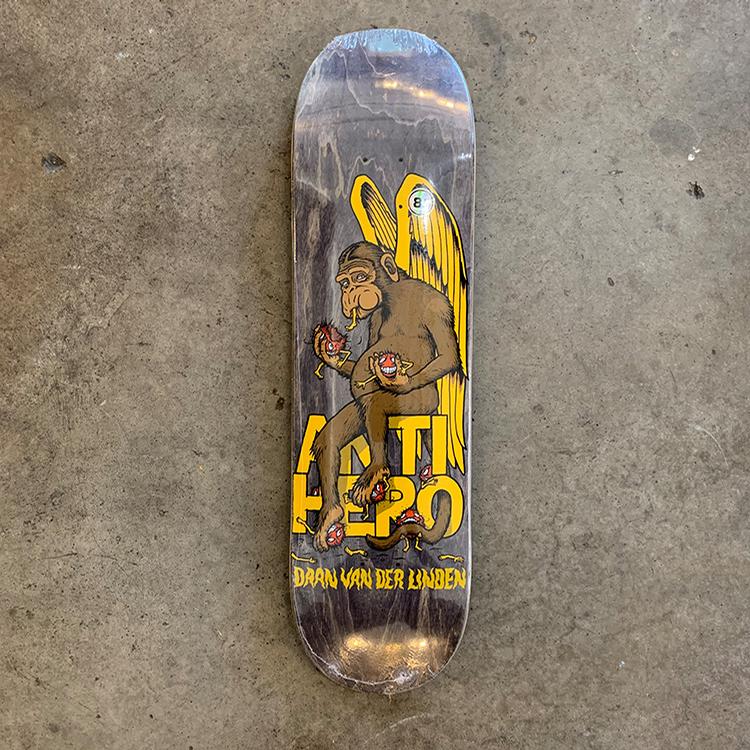 Daan Monkey Business (8.5)