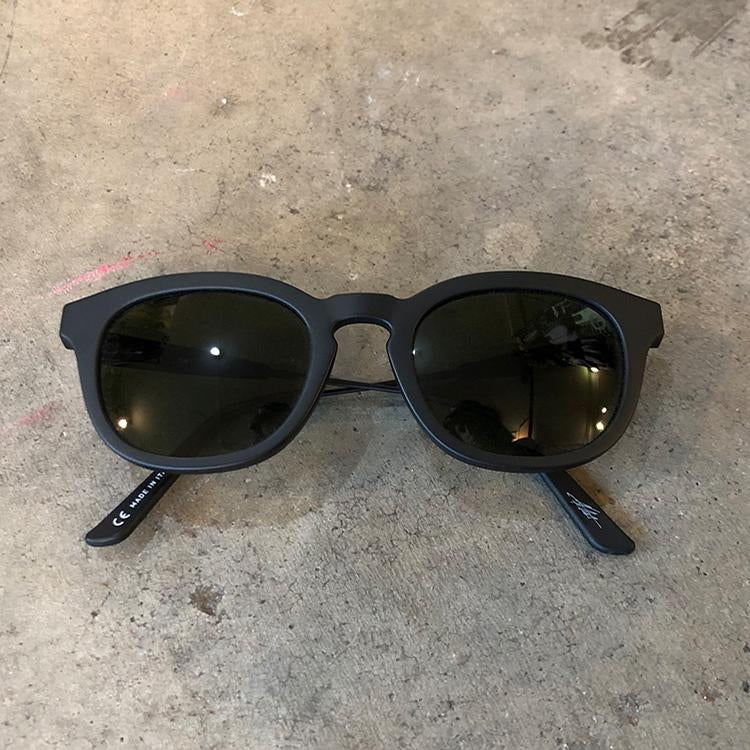 La Txoko (Matte Black/OHM Grey)