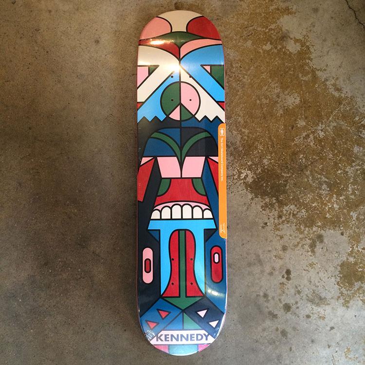 Kennedy Totem (8.0)