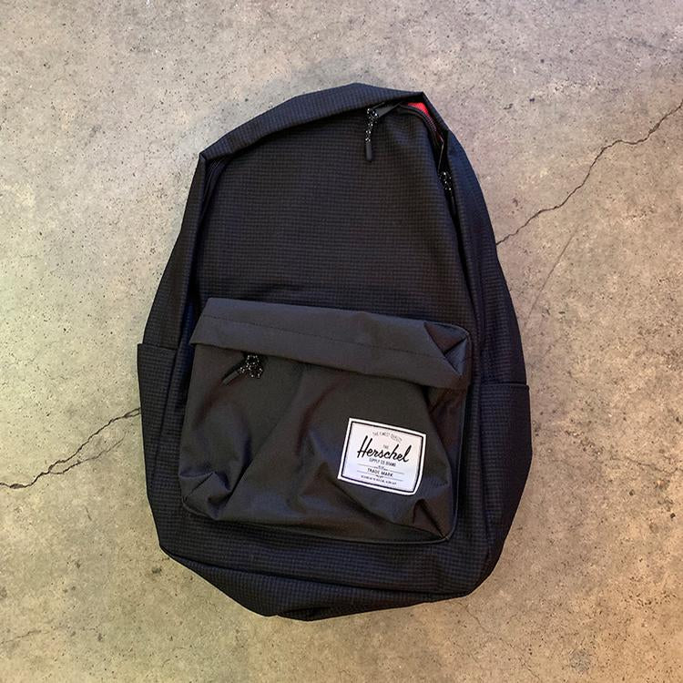 Classic XL Backpack (Dark Grid Black)
