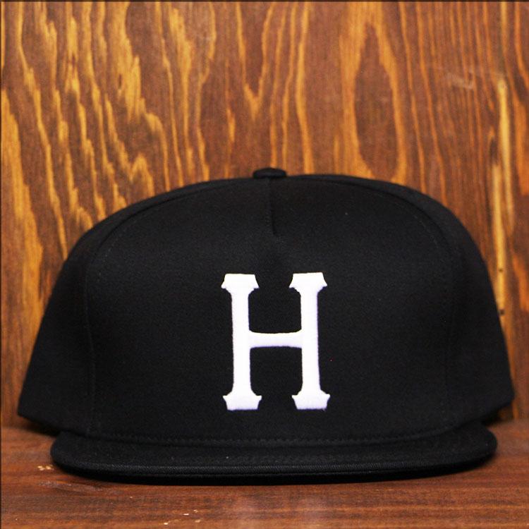 Classic H Snapback (Black)