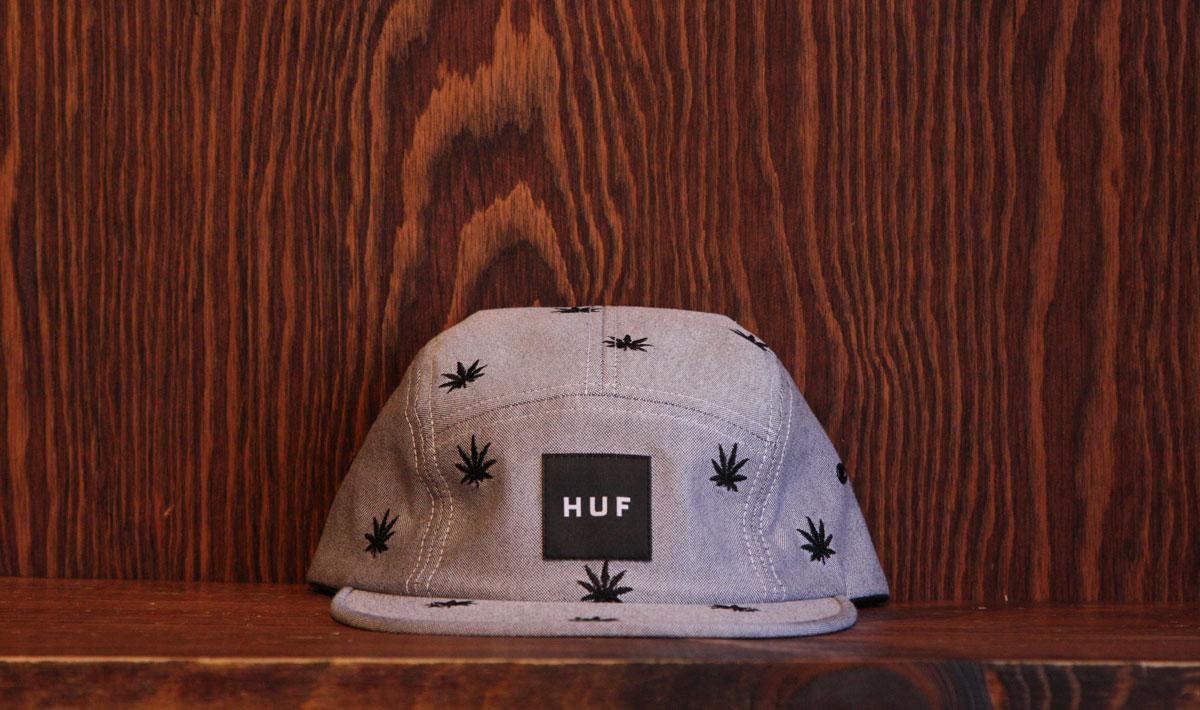 Plantlife Embroidered Volley (Black Oxford)