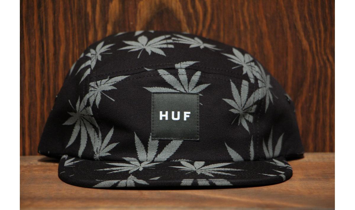 Reflective Plantlife Volley (BLK)