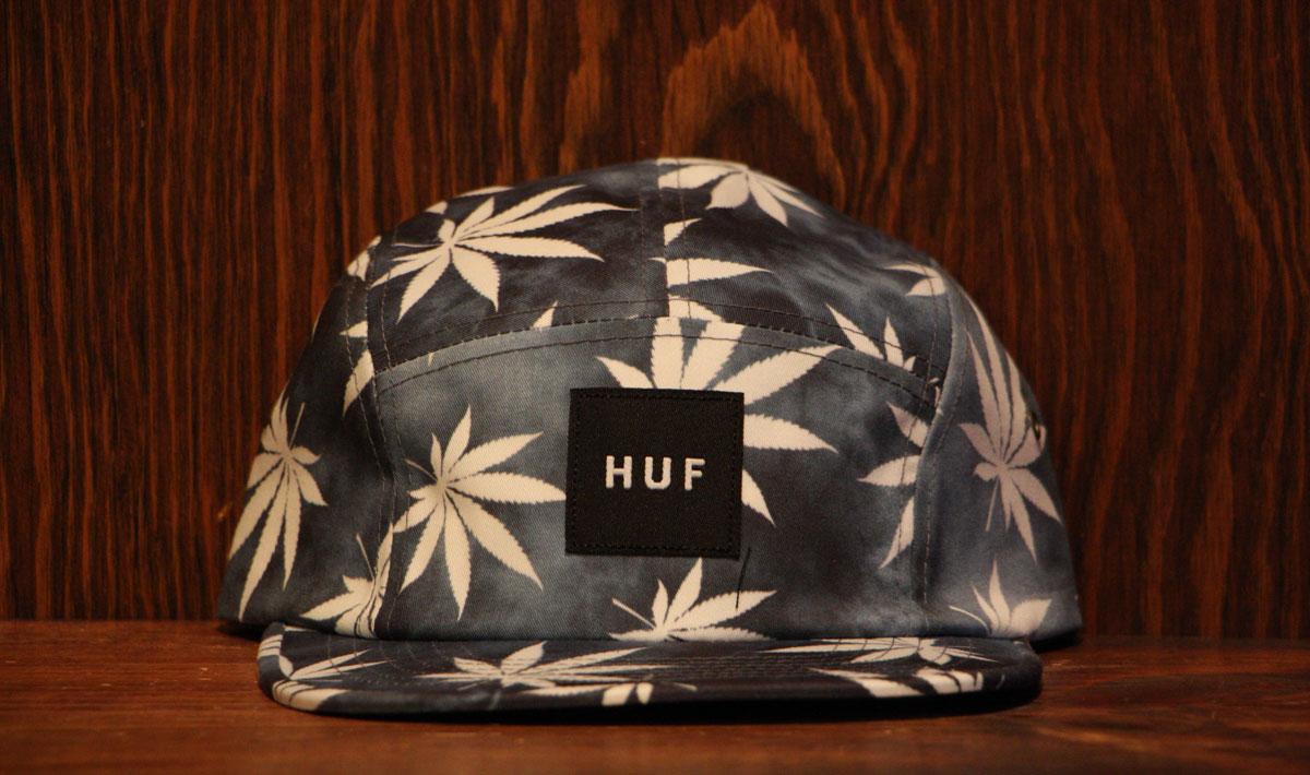 Tie Dye Plantlife Volley (Black)