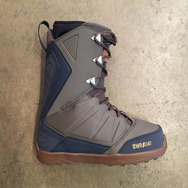 Lashed Bradshaw '17 (Brown)